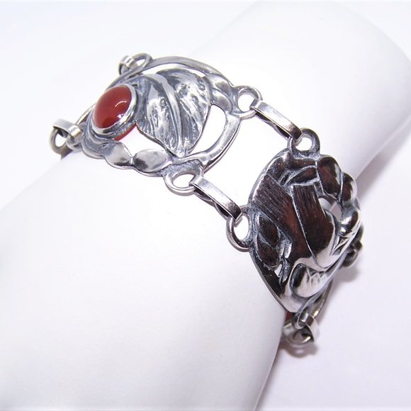Danecraft Felch & Co Sterling Silver and Carnelian Link Bracelet - Doves - Picture 2 of 9